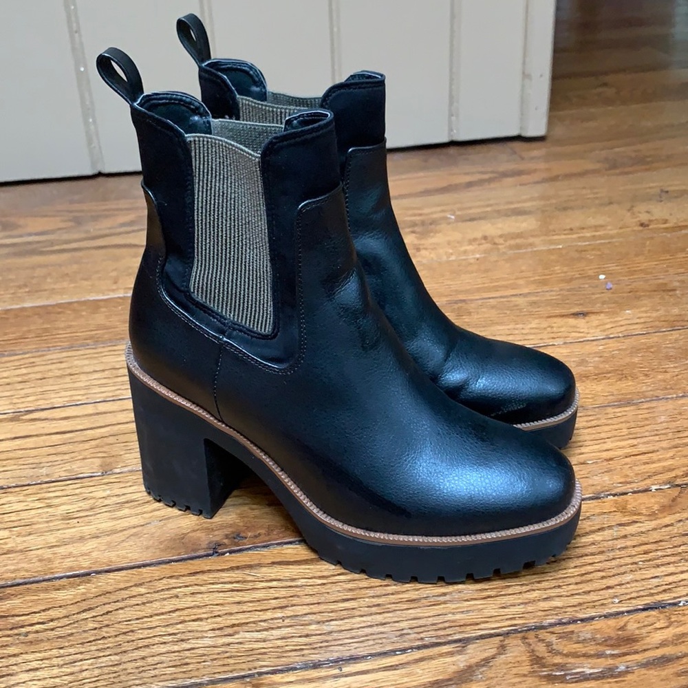 Chinese Laundry boot